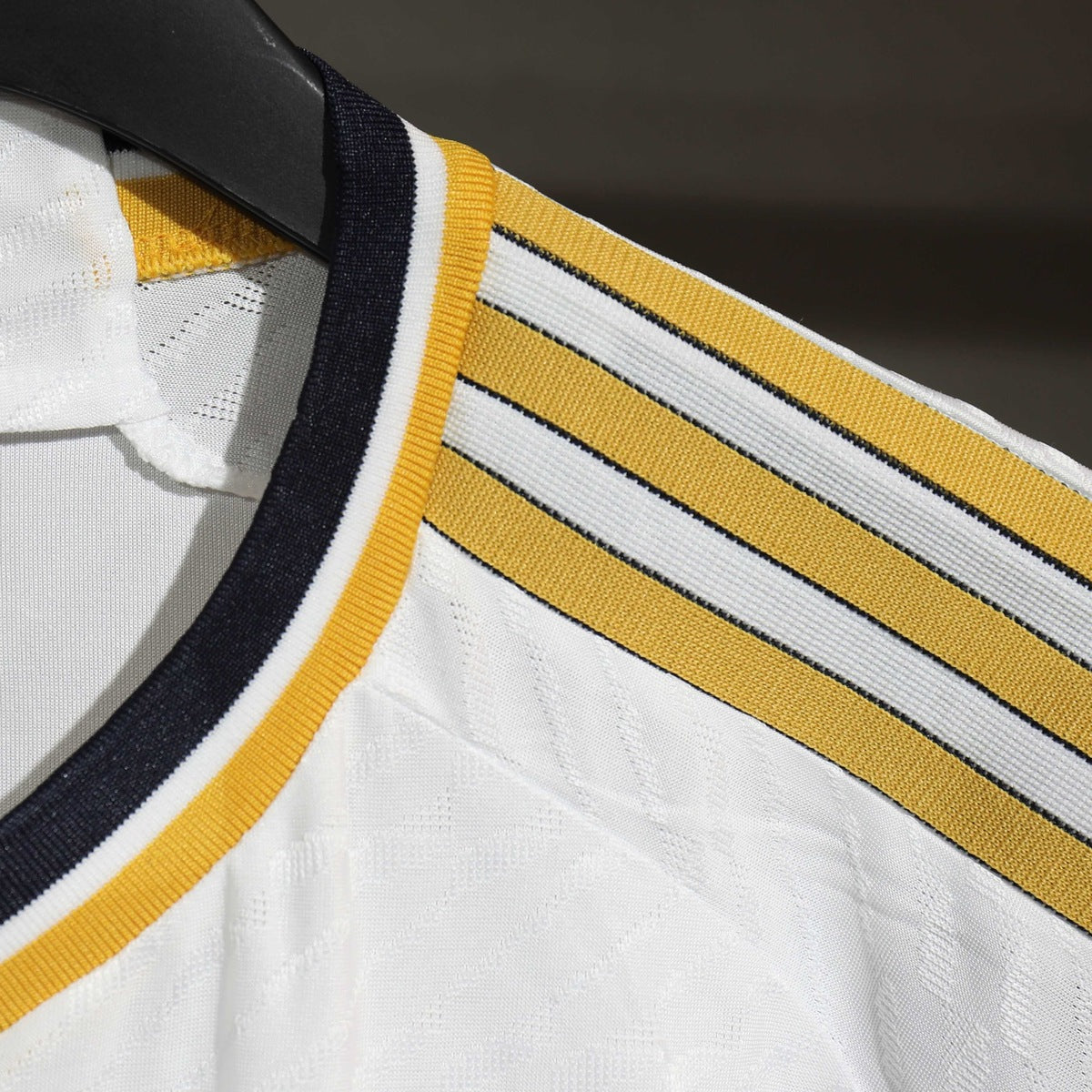 Jersey Real Madrid 2023-24 Local blanco, foto 6 de 8