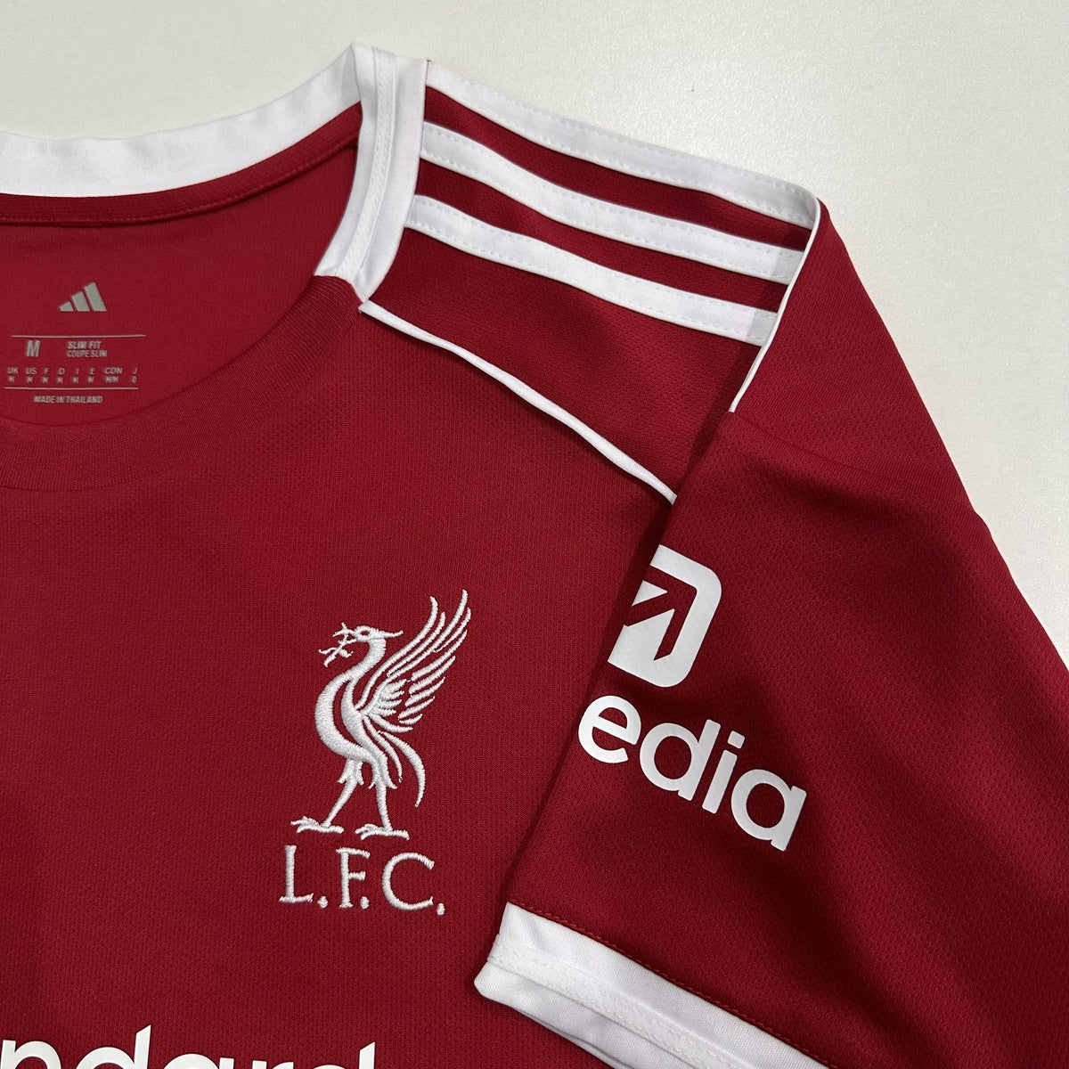 Jersey Liverpool 2025-26 Local rojo, foto 7 de 7