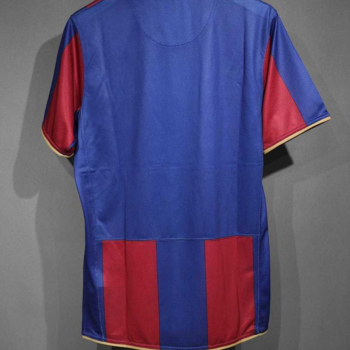 Jersey FC Barcelona 2007-08 Local rojo, foto 2 de 6