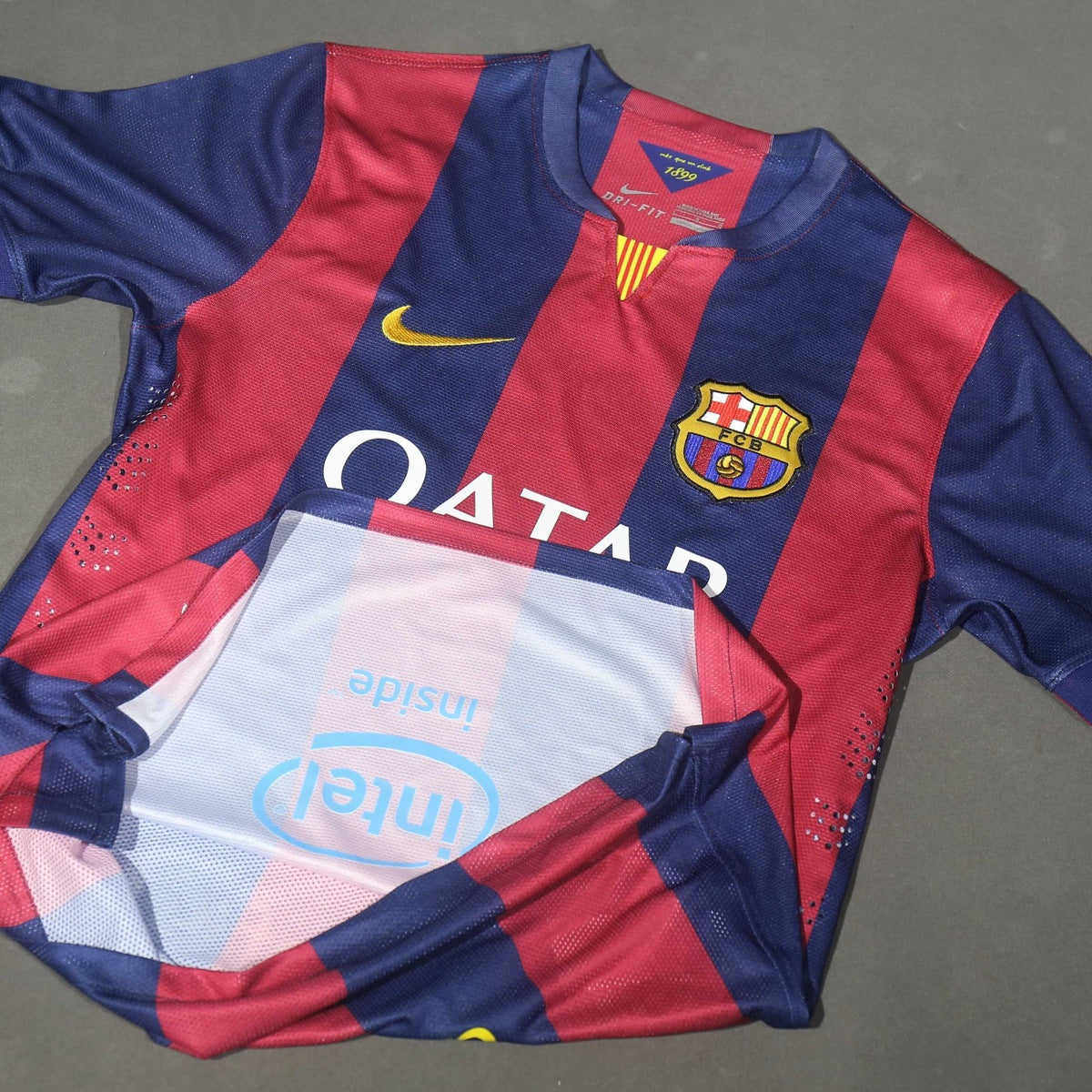 Jersey FC Barcelona 2014-15 Local rojo, foto 4 de 9