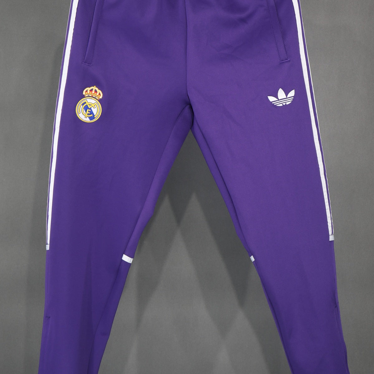 Conjunto Real Madrid adidas Retro 2026 Morado, foto 5 de 10
