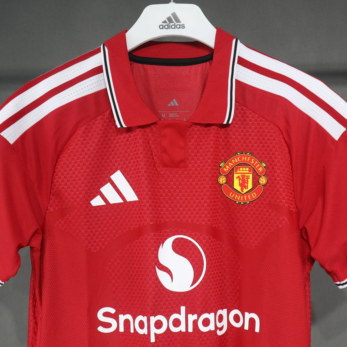 Jersey Manchester United 2026-27 Local rojo, foto 8 de 8
