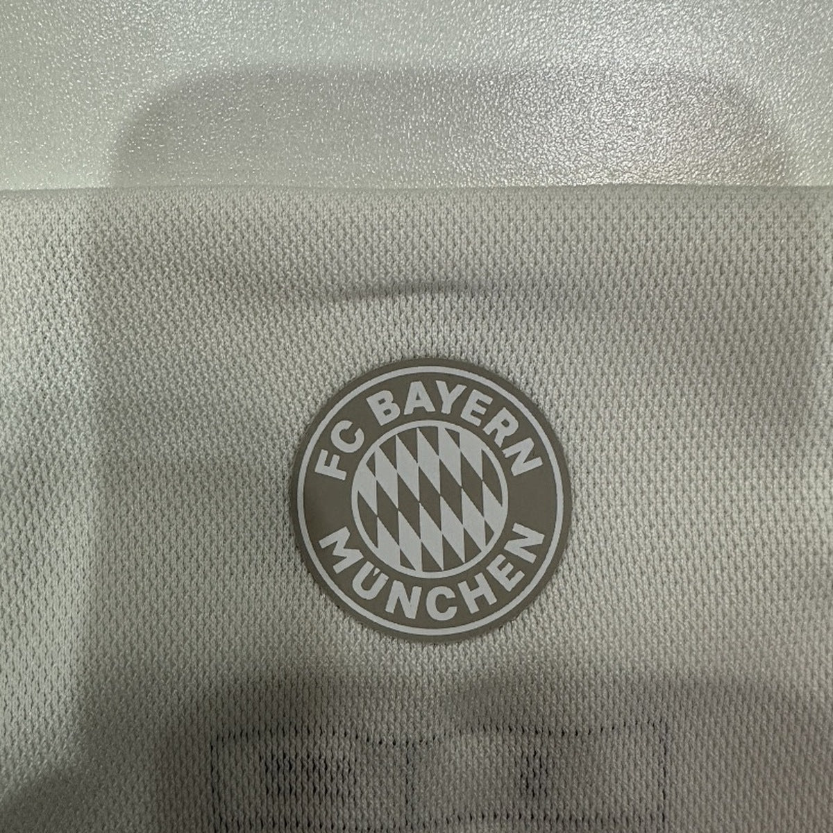 Jersey Bayern Múnich 2023-24 Tercero blanco, foto 8 de 8