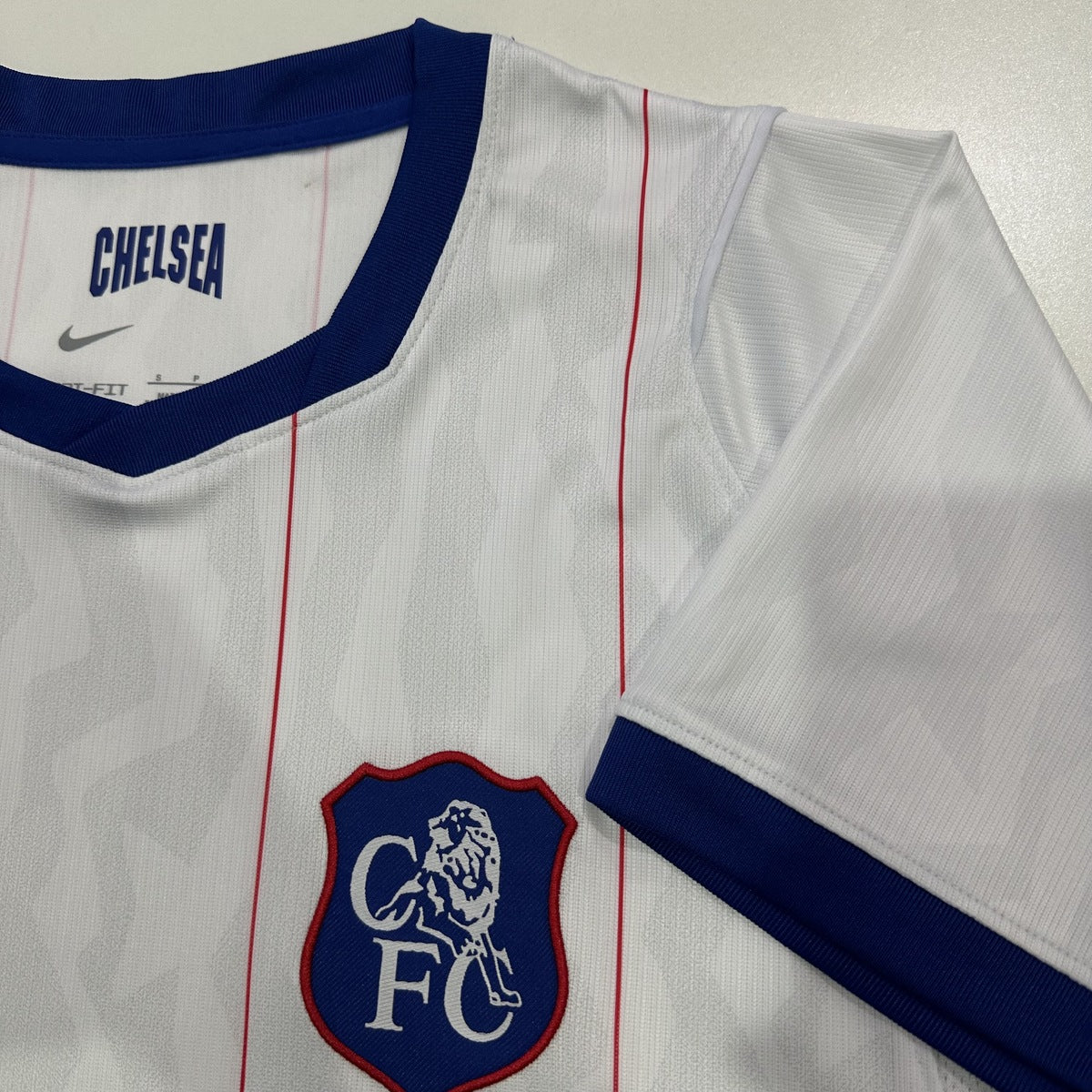 Jersey Chelsea 2026-27 Tercero blanco, foto 8 de 8