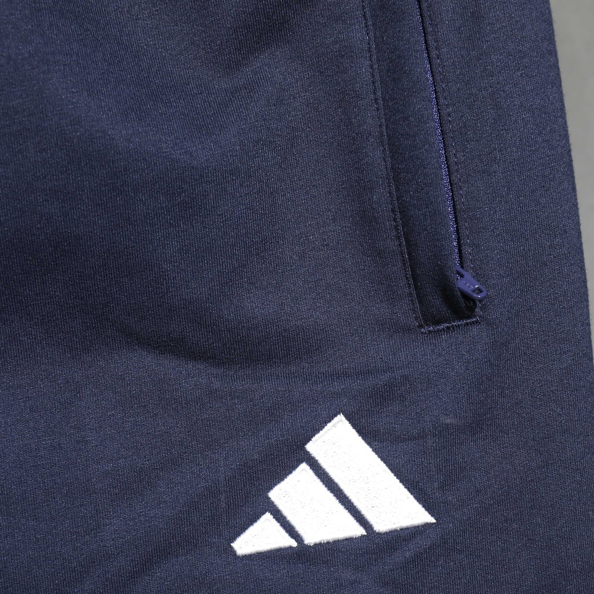 Conjunto Real Madrid adidas 2025 Azul marino, foto 5 de 7
