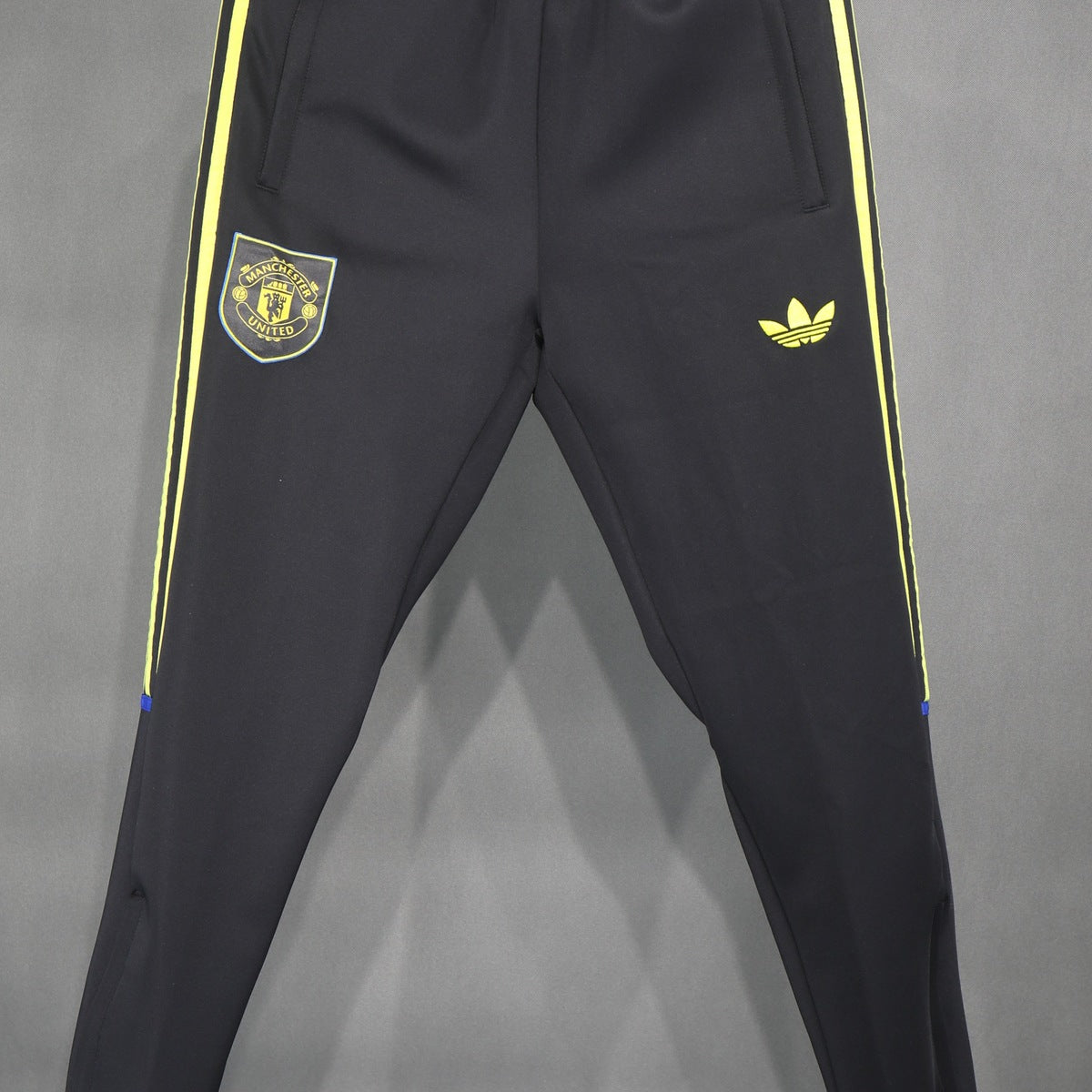 Conjunto Manchester United adidas 2026 Negro, foto 8 de 12