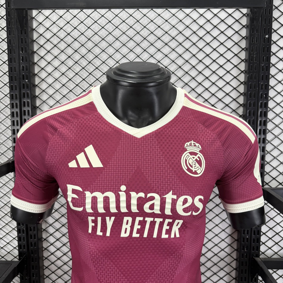 Jersey Real Madrid 2026-27 Tercero rojo, foto 9 de 10