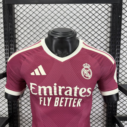 Jersey Real Madrid 2026-27 Tercero rojo, foto 9 de 10