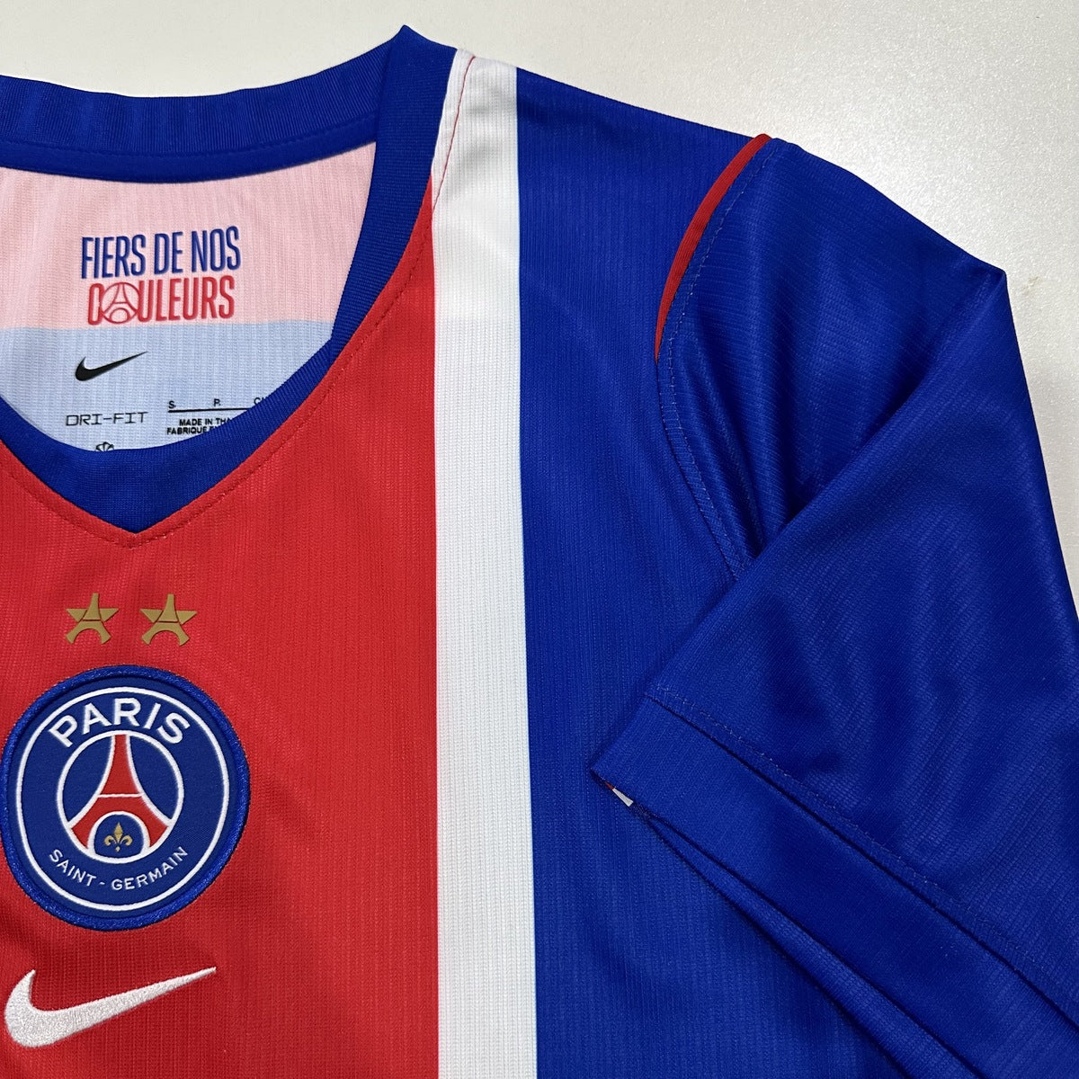 Jersey Paris Saint-Germain 2026-27 Local 2 Estrellas rojo, foto 8 de 8