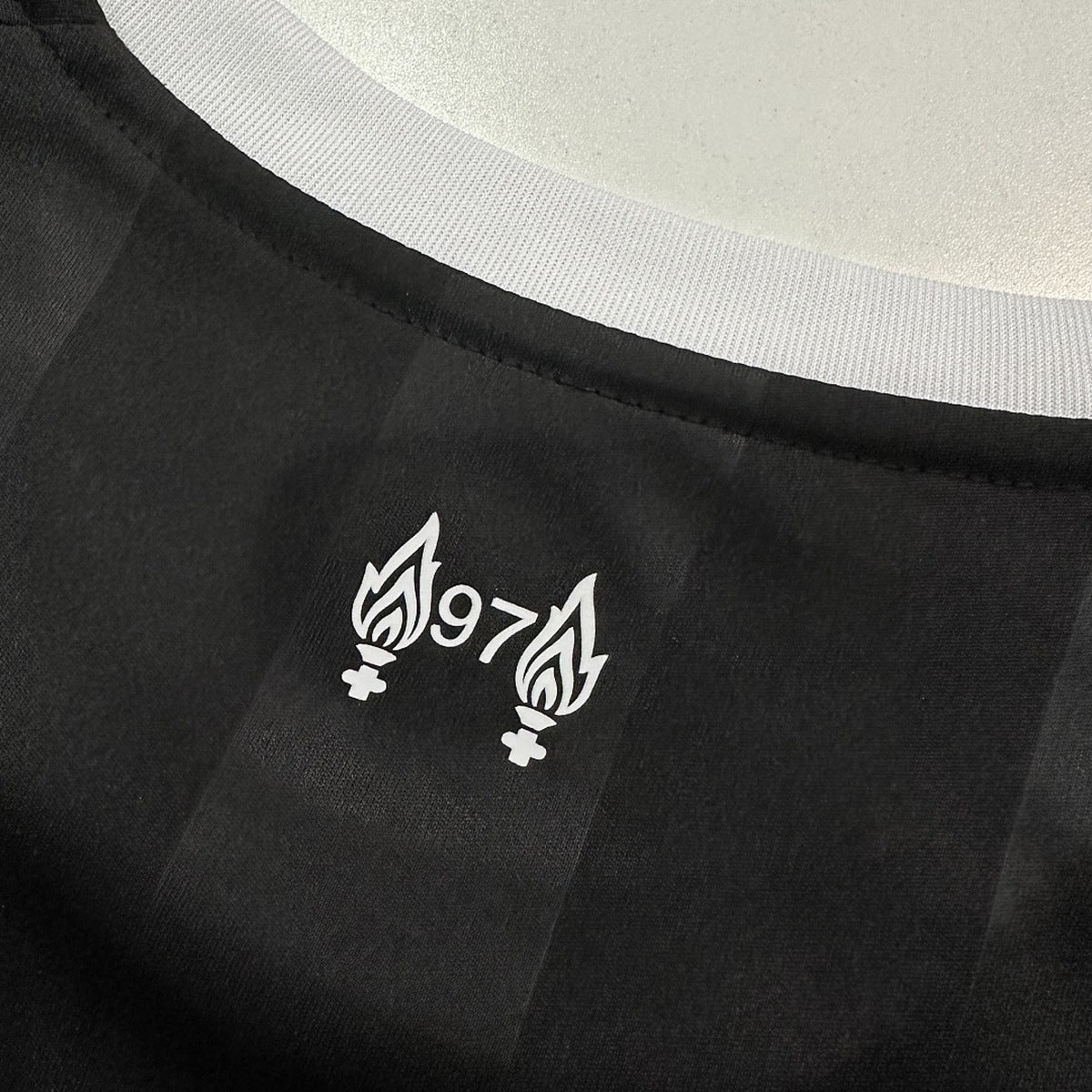 Jersey Liverpool 2025-26 Portero negro, foto 8 de 9