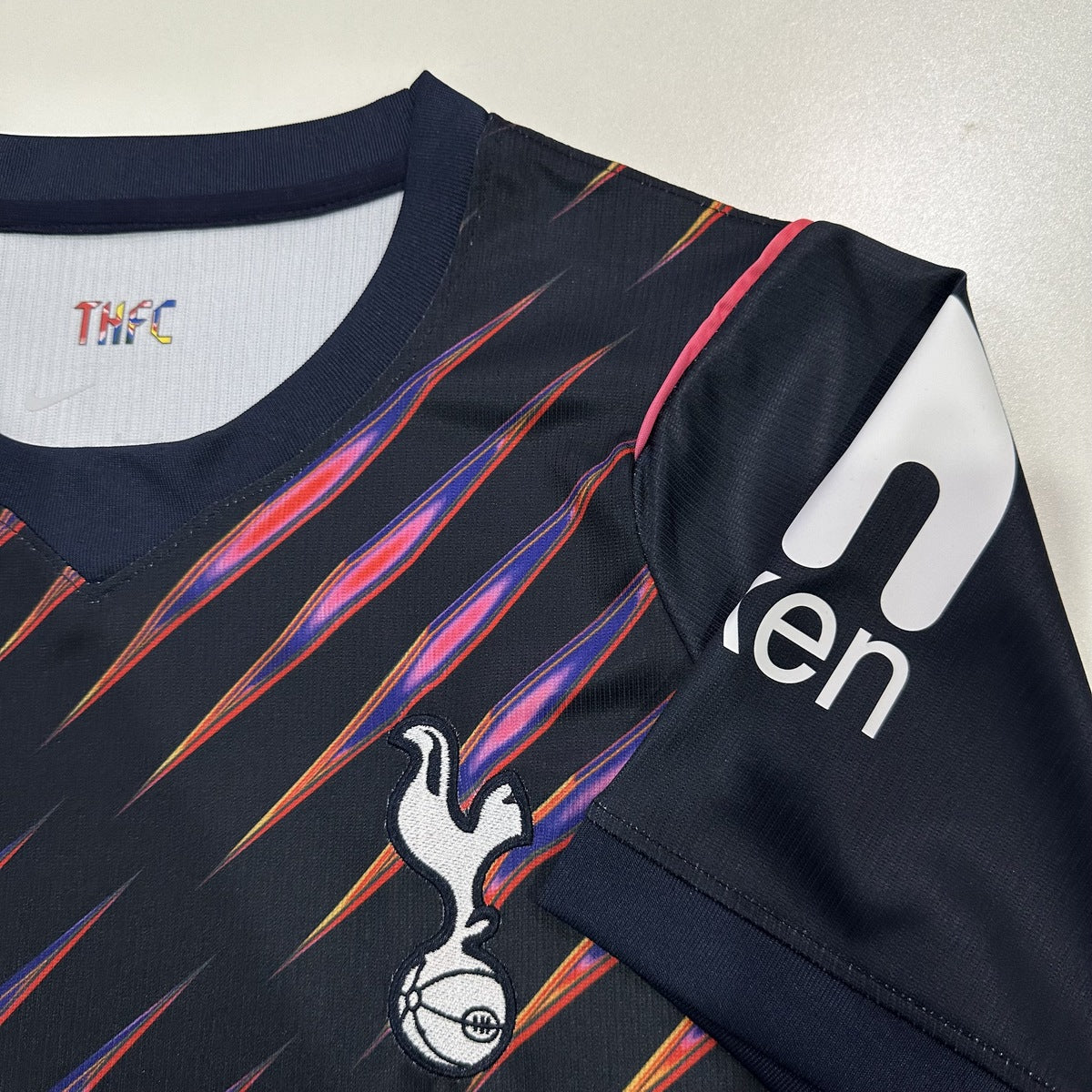 Jersey Tottenham 2026-27 Visitante negro, foto 8 de 8