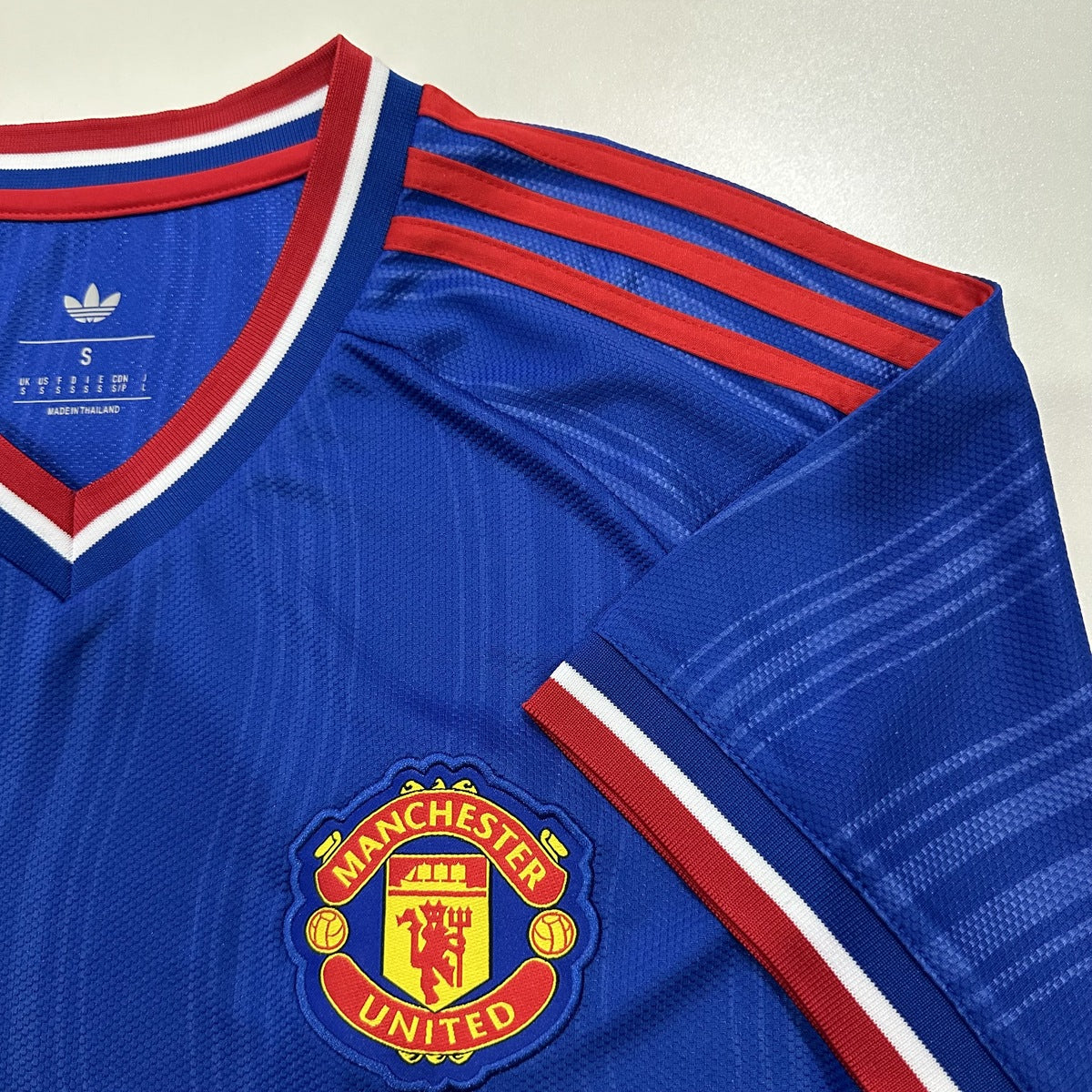 Jersey Manchester United 2026-27 Visitante azul, foto 8 de 8