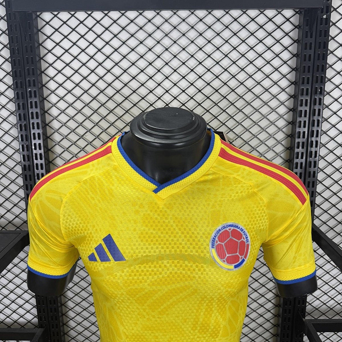 Jersey Colombia 2026 Local amarillo, foto 9 de 10