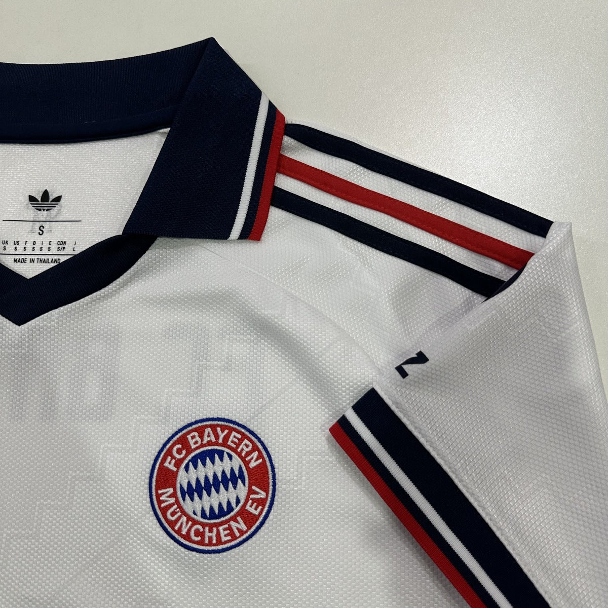 Jersey Bayern Múnich 2026-27 Visitante blanco, foto 8 de 8