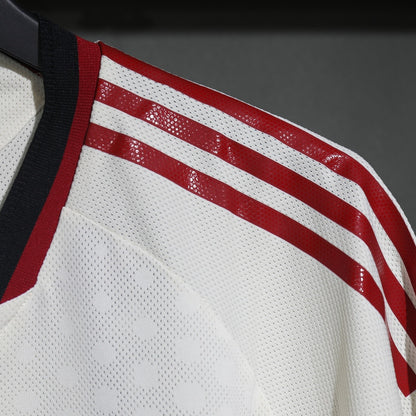 Jersey Liverpool 2025-26 Visitante blanco, foto 7 de 8