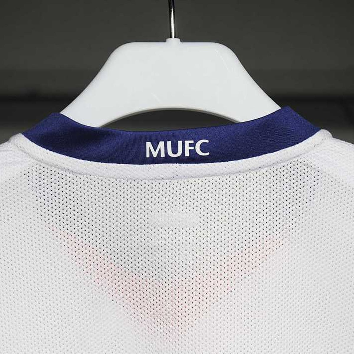 Jersey Manchester United 2008-09 Visitante blanco, foto 3 de 9