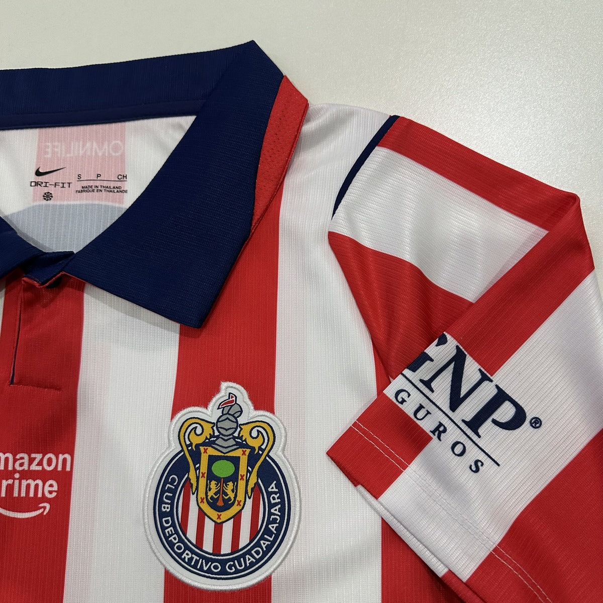 Jersey Chivas Guadalajara 2026-27 Local blanco, foto 8 de 8