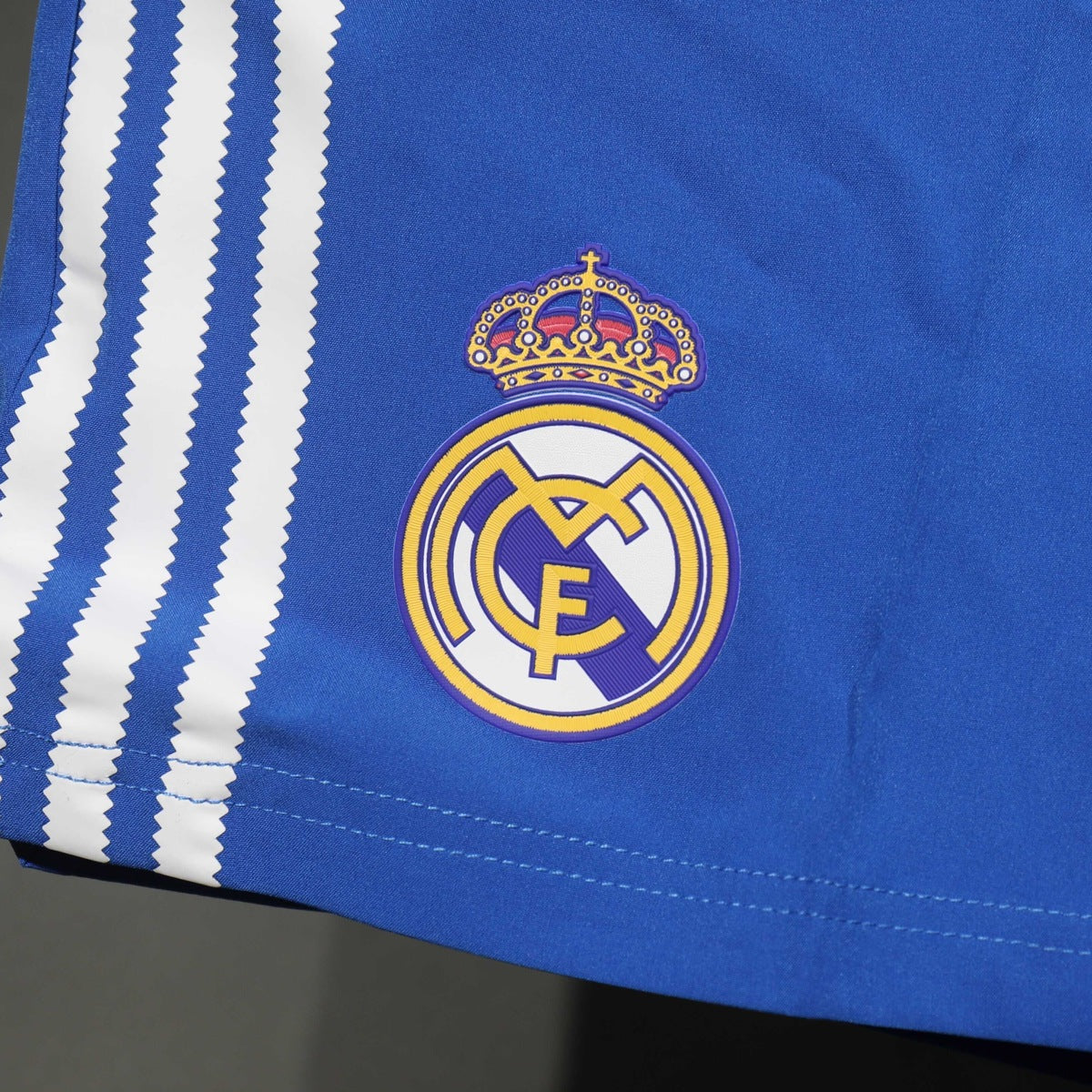 Short Real Madrid adidas 2025 Tercero azul, foto 4 de 4