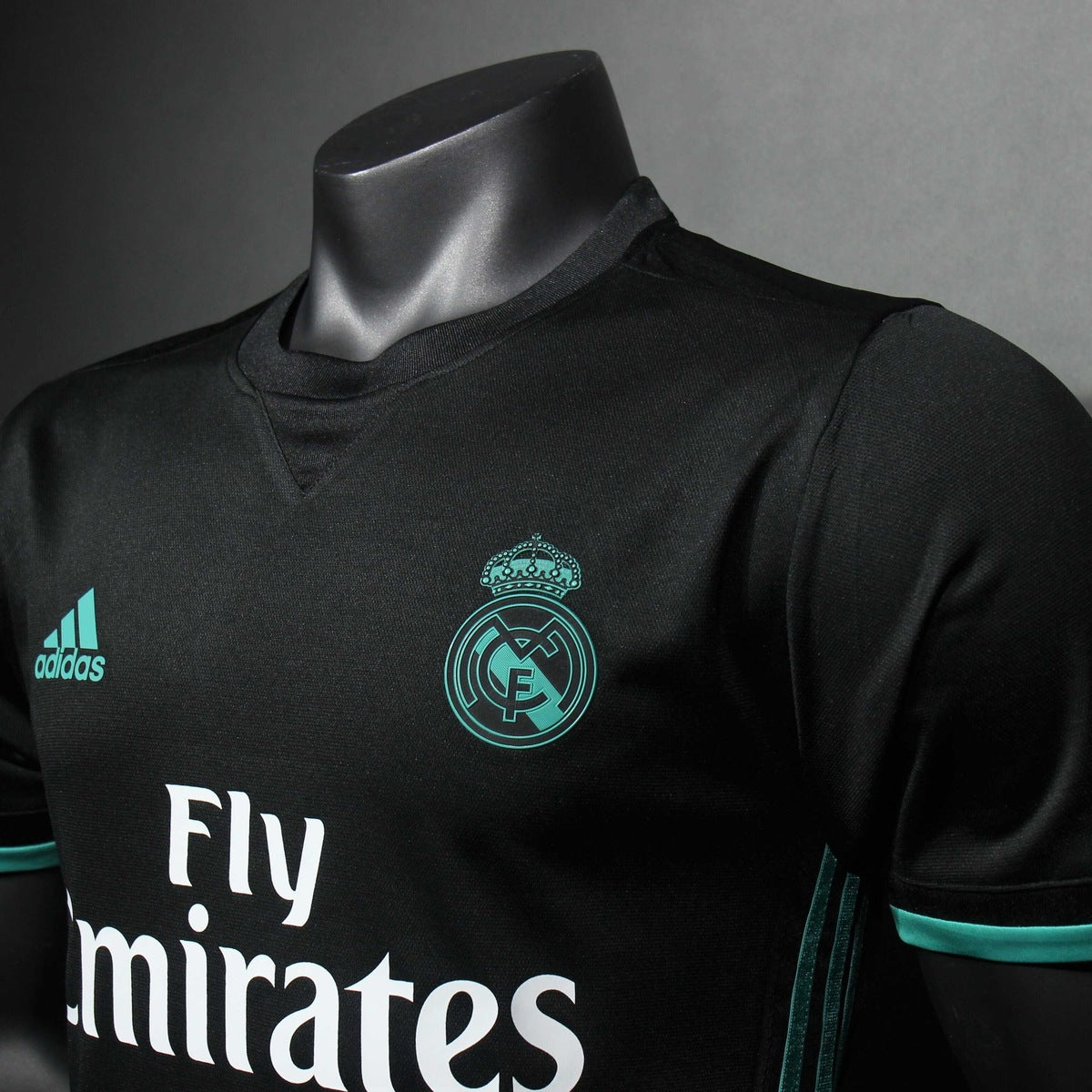 Jersey Real Madrid 2017-18 Visitante negro, foto 4 de 7