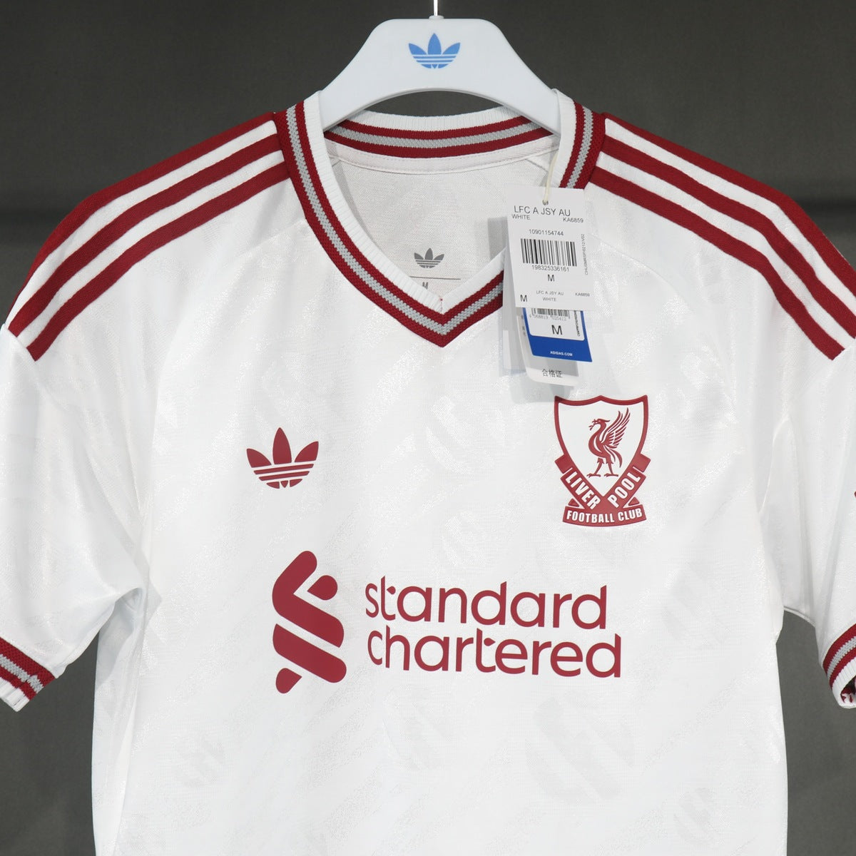 Jersey Liverpool 2026-27 Visitante blanco, foto 7 de 7