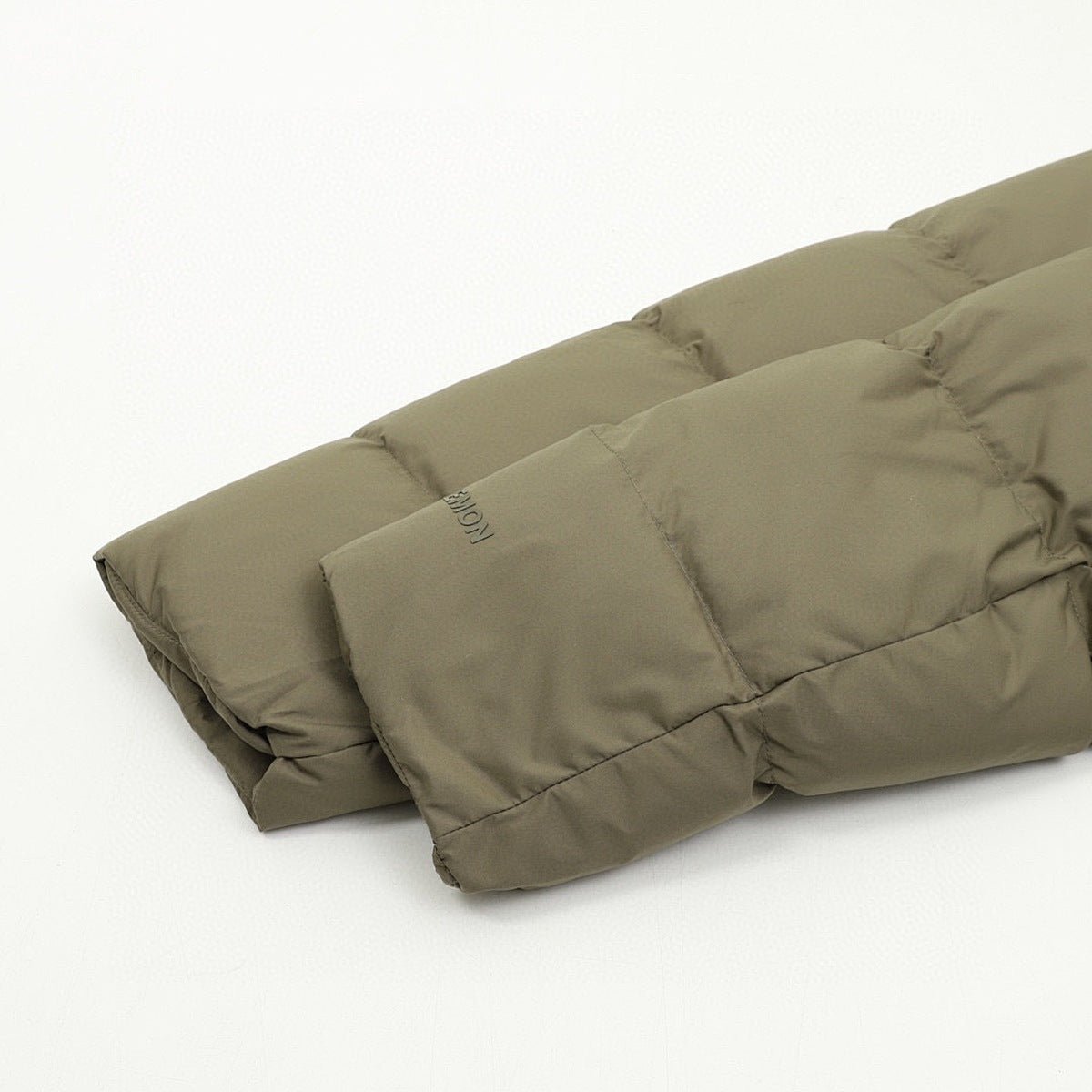 Chamarra lululemon Wunder Puff Verde, foto 3 de 9