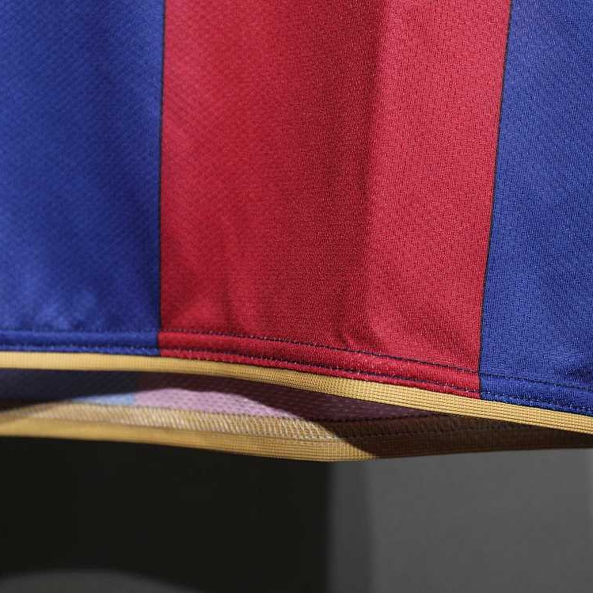 Jersey FC Barcelona 2007-08 Local rojo, foto 4 de 6