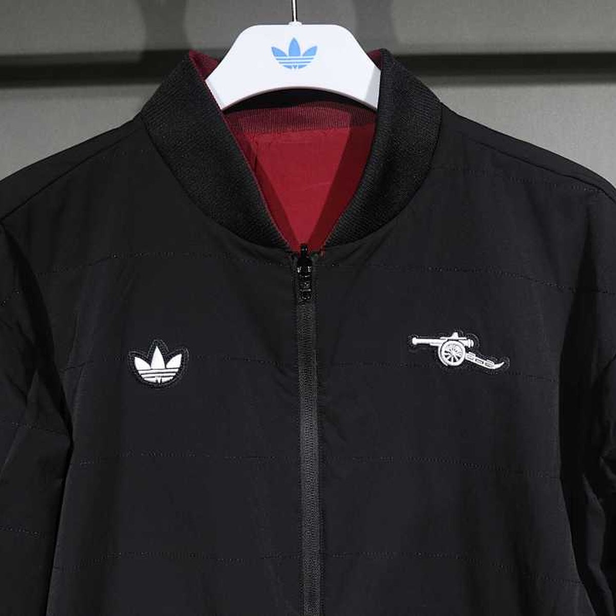 Chamarra Arsenal adidas 25/26 Terrace Icons Reversible Roja rojo, foto 2 de 6