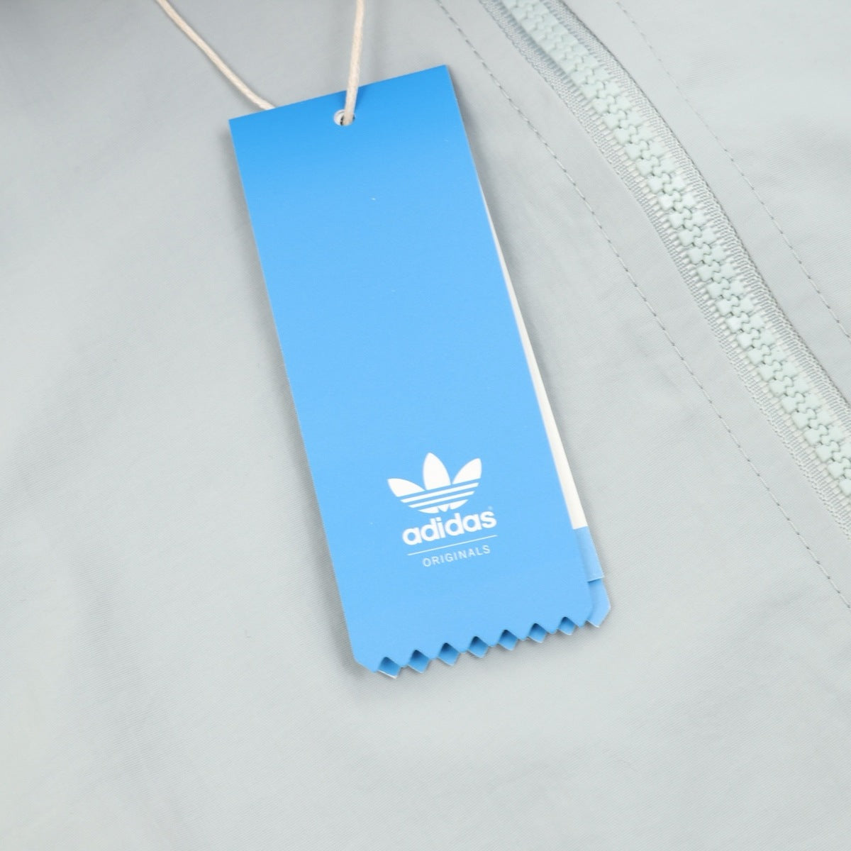 Chamarra adidas adicolor Gris, foto 5 de 8
