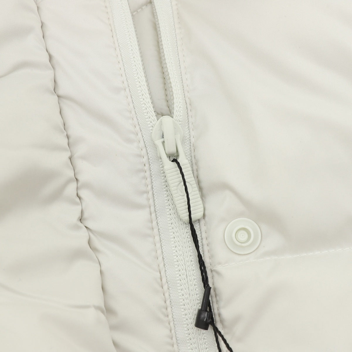 Chaleco lululemon Wunder Puff Blanco, foto 3 de 9