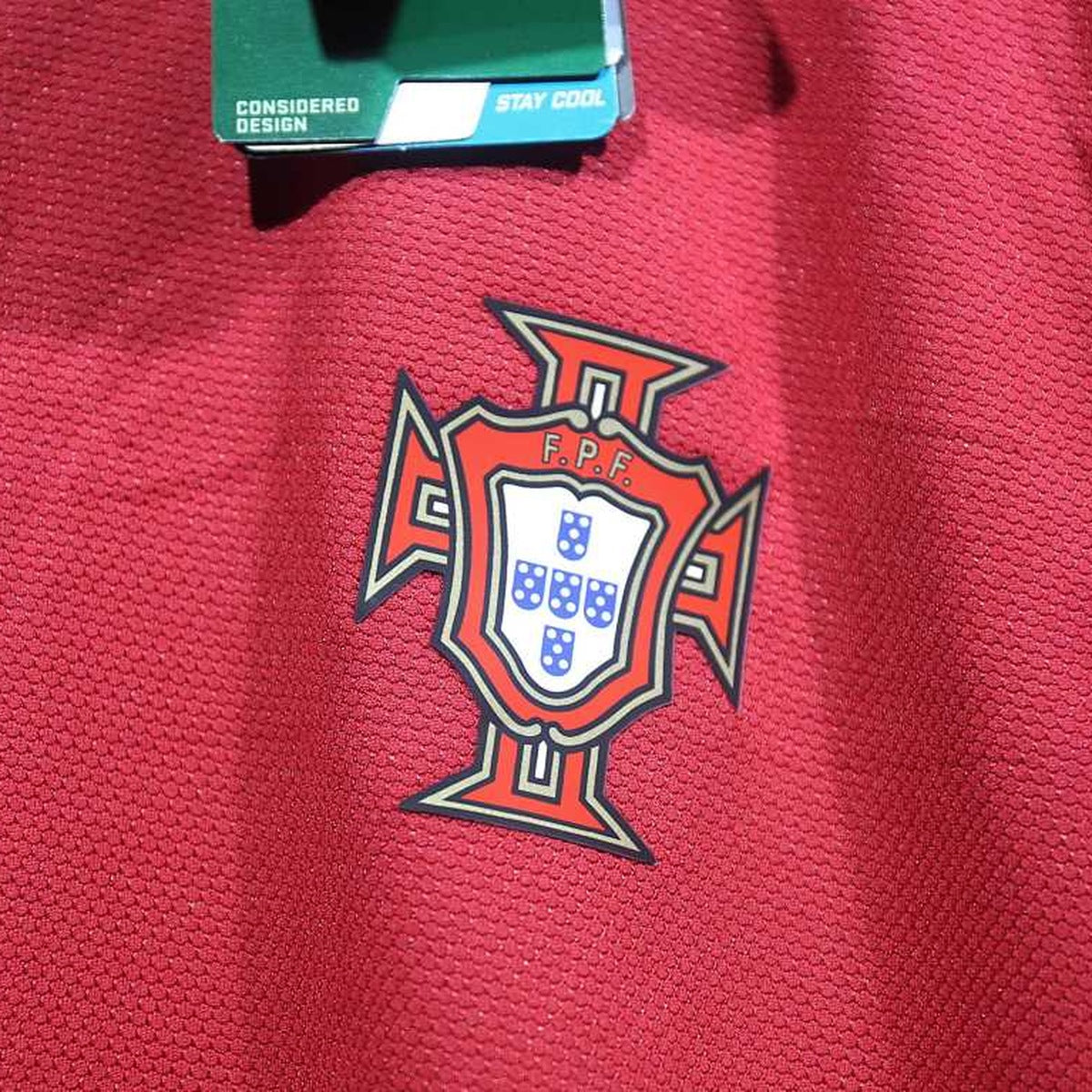 Jersey Portugal 2012 Local rojo, foto 6 de 8