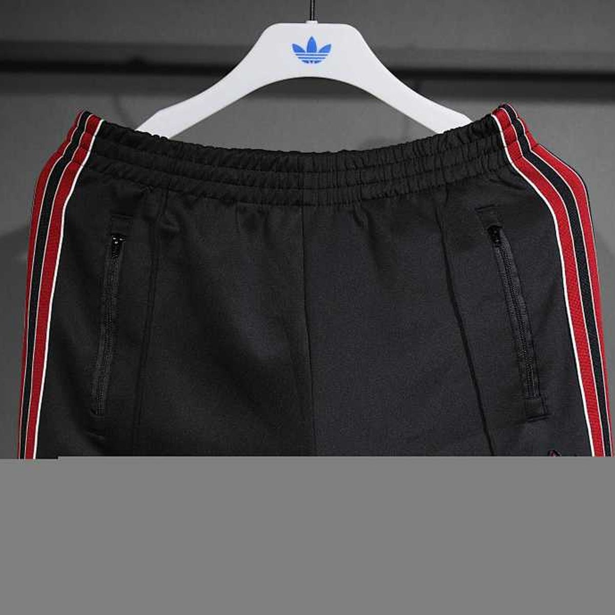Conjunto Manchester United adidas Clásico Retro Negro, foto 8 de 15