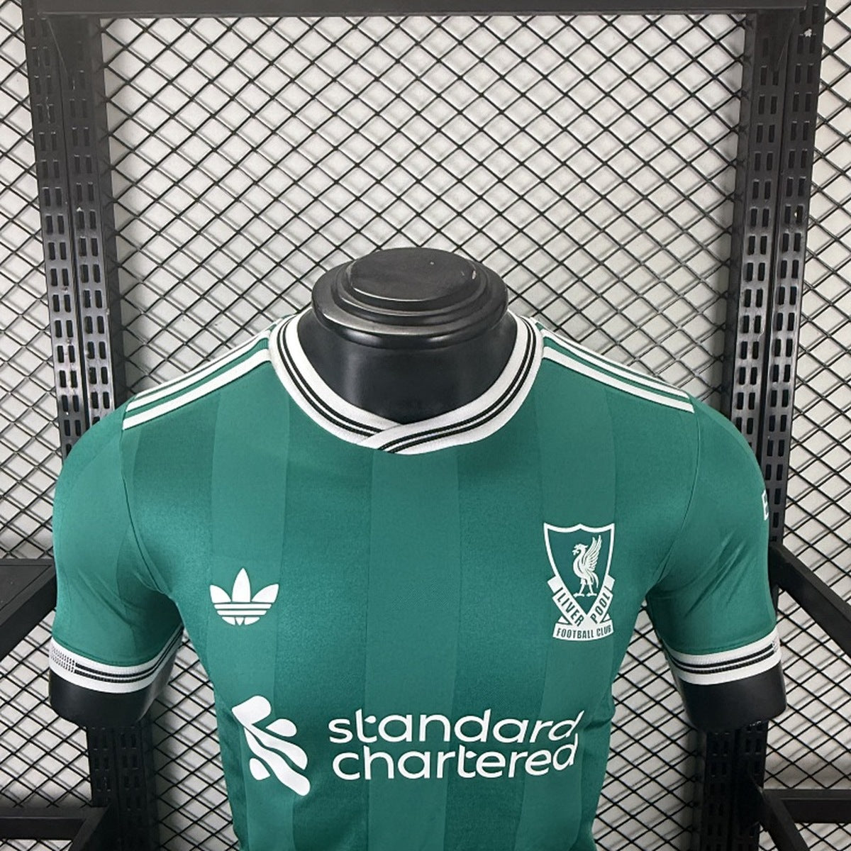 Jersey Liverpool 2025-26 Tercero verde, foto 10 de 11