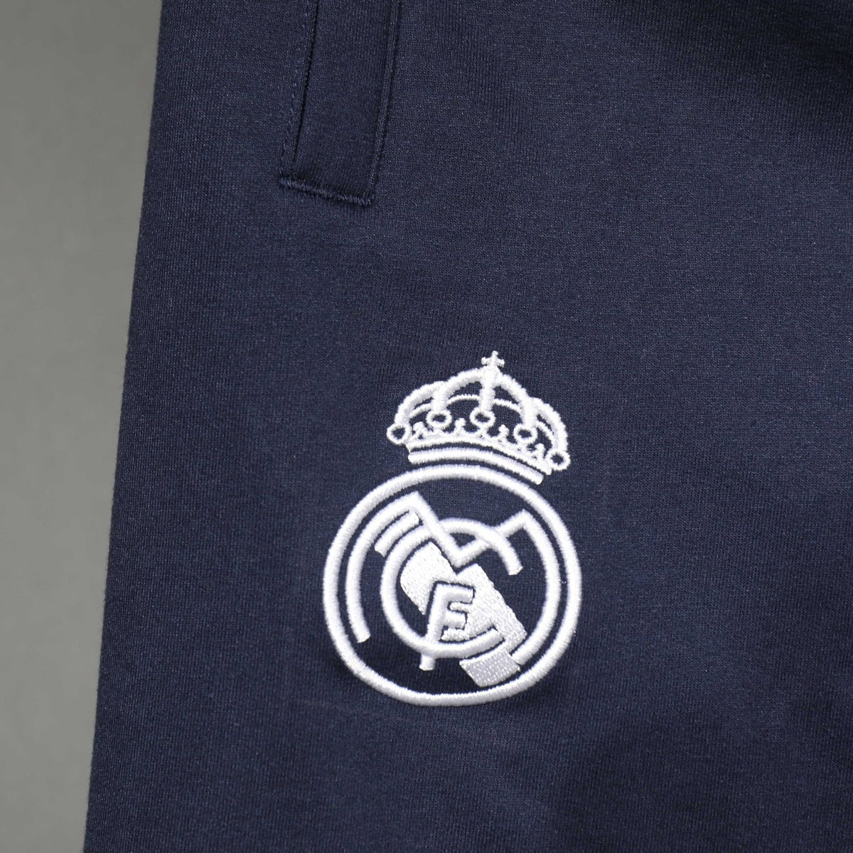 Conjunto Real Madrid adidas 2025 Azul marino, foto 6 de 7