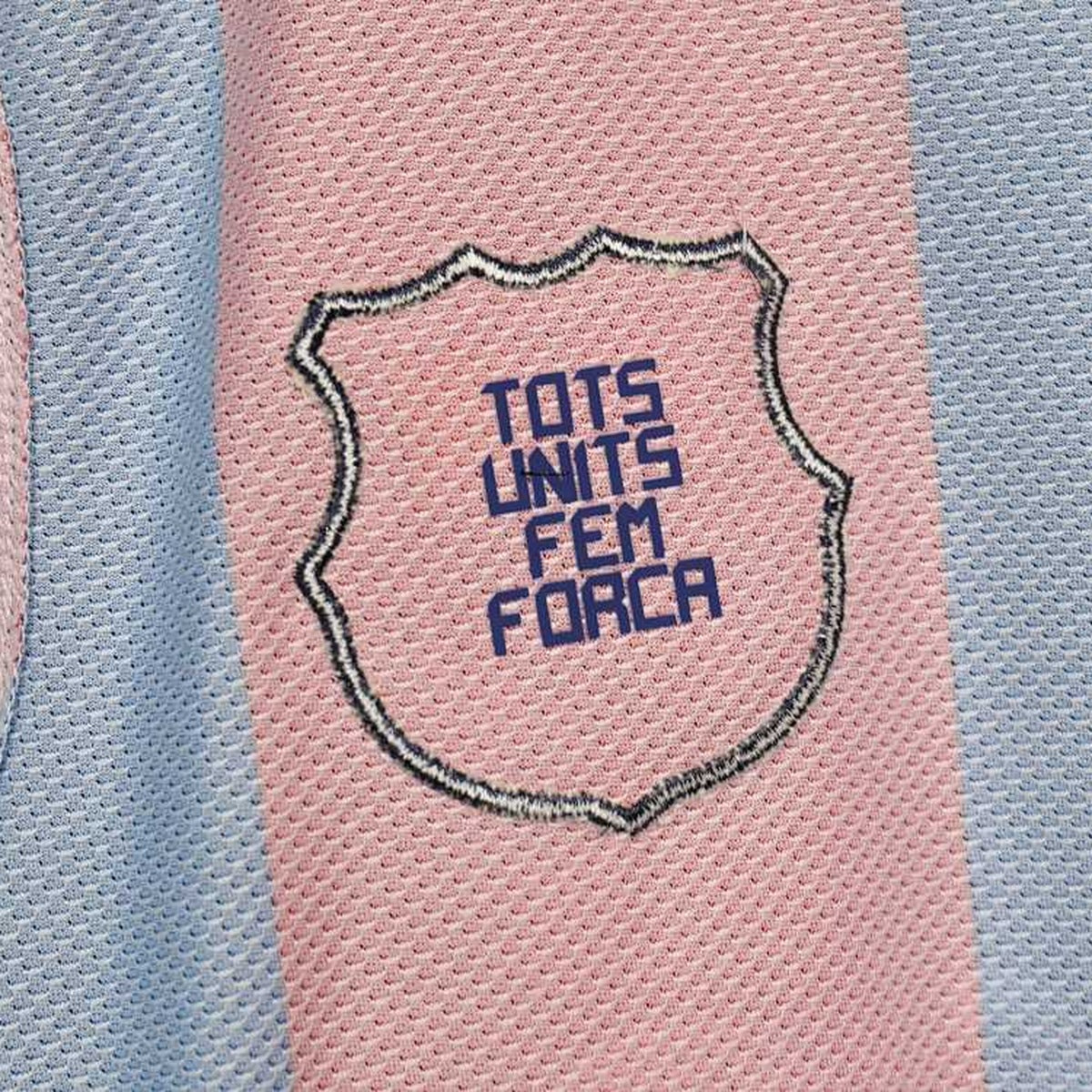 Jersey FC Barcelona 2010-11 Local rojo, foto 2 de 6