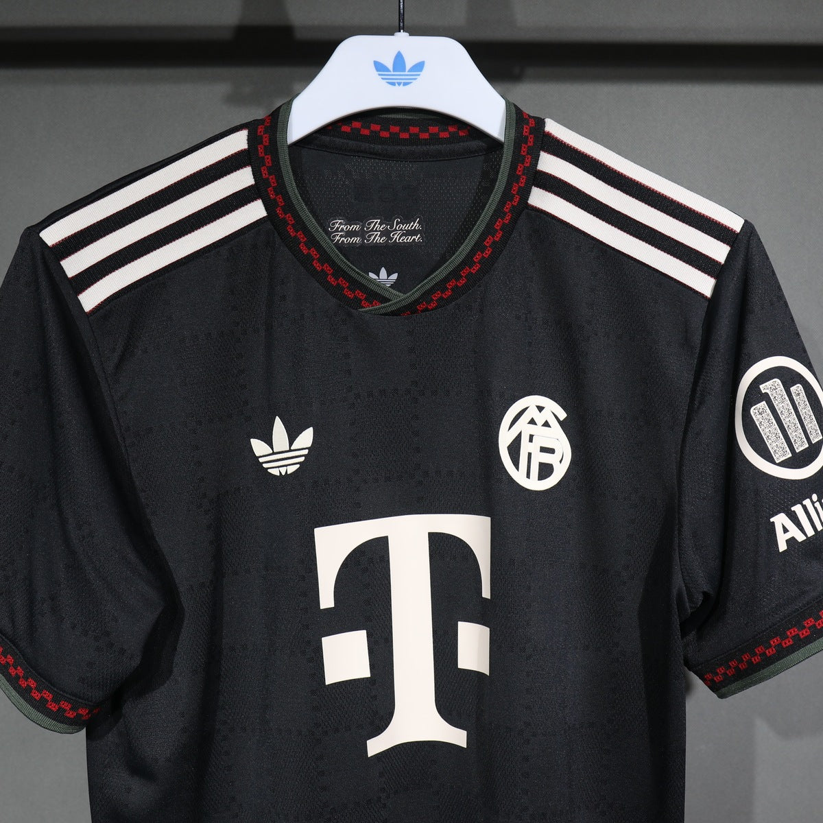 Jersey Bayern Múnich 2025-26 Tercero negro, foto 9 de 9