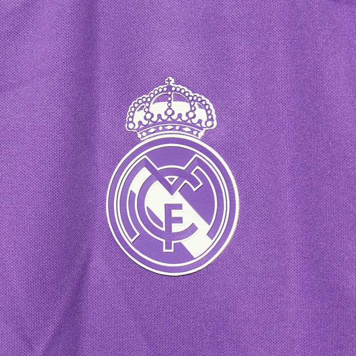 Jersey Real Madrid 2016-17 Visitante morado, foto 11 de 12