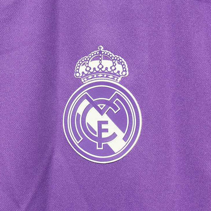 Jersey Real Madrid 2016-17 Visitante morado, foto 11 de 12