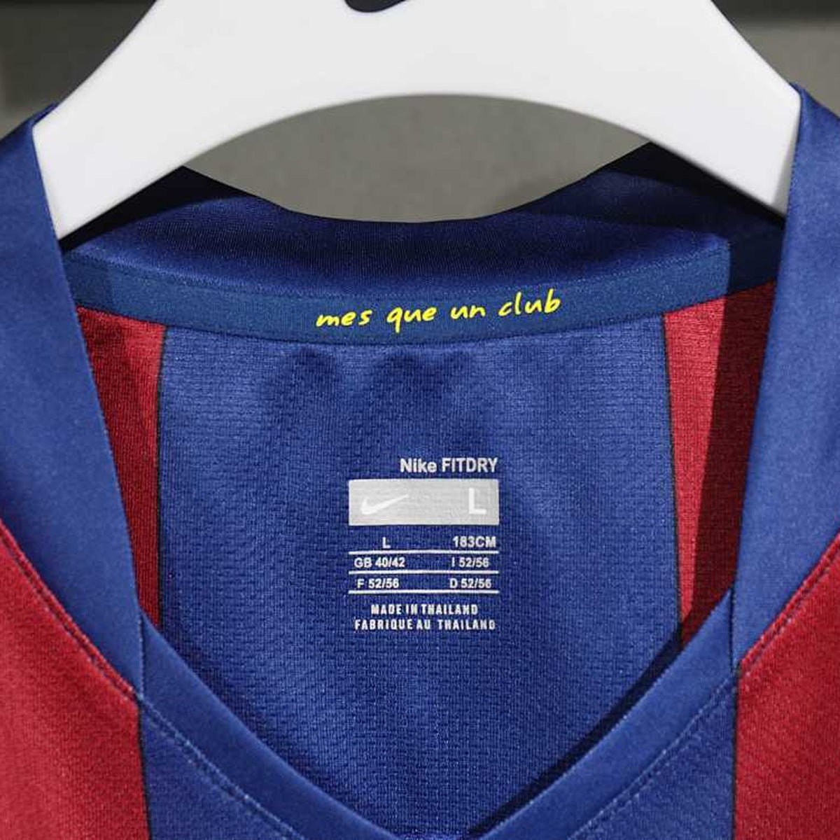 Jersey FC Barcelona 2007-08 Local rojo, foto 5 de 6