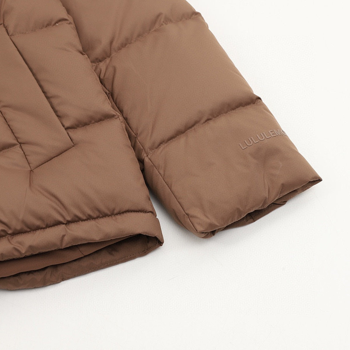 Chamarra de Plumas lululemon Wunder Puff 5 Paneles Café, foto 7 de 9