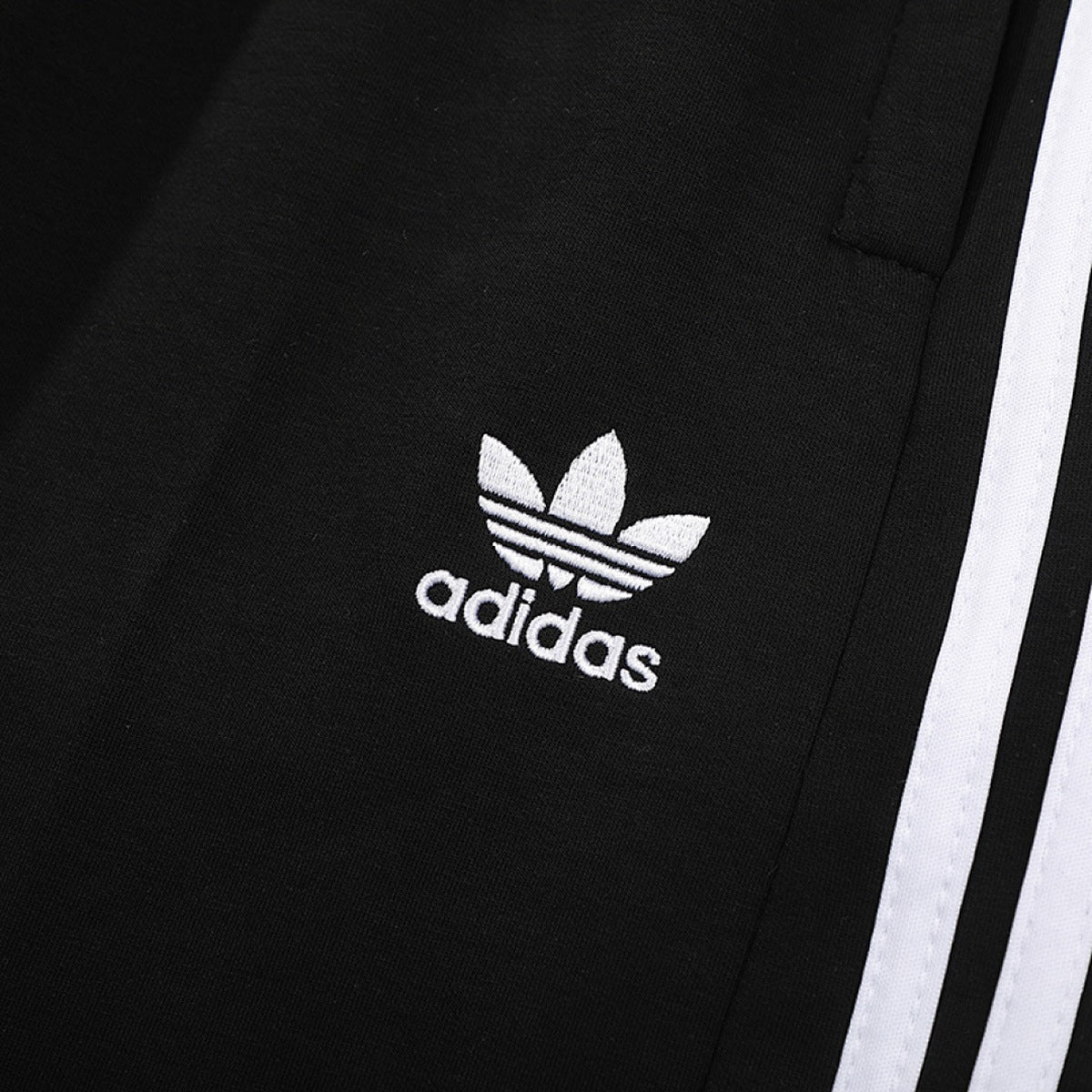 Pants adidas Pierna Recta Trébol 3D, foto 10 de 13
