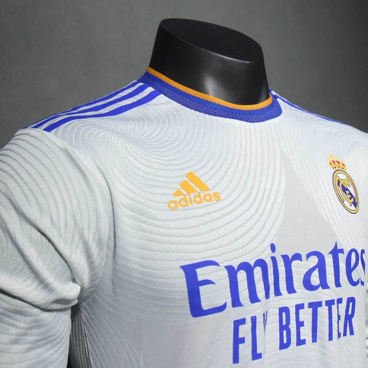 Jersey Real Madrid 2021-22 Local blanco, foto 8 de 10