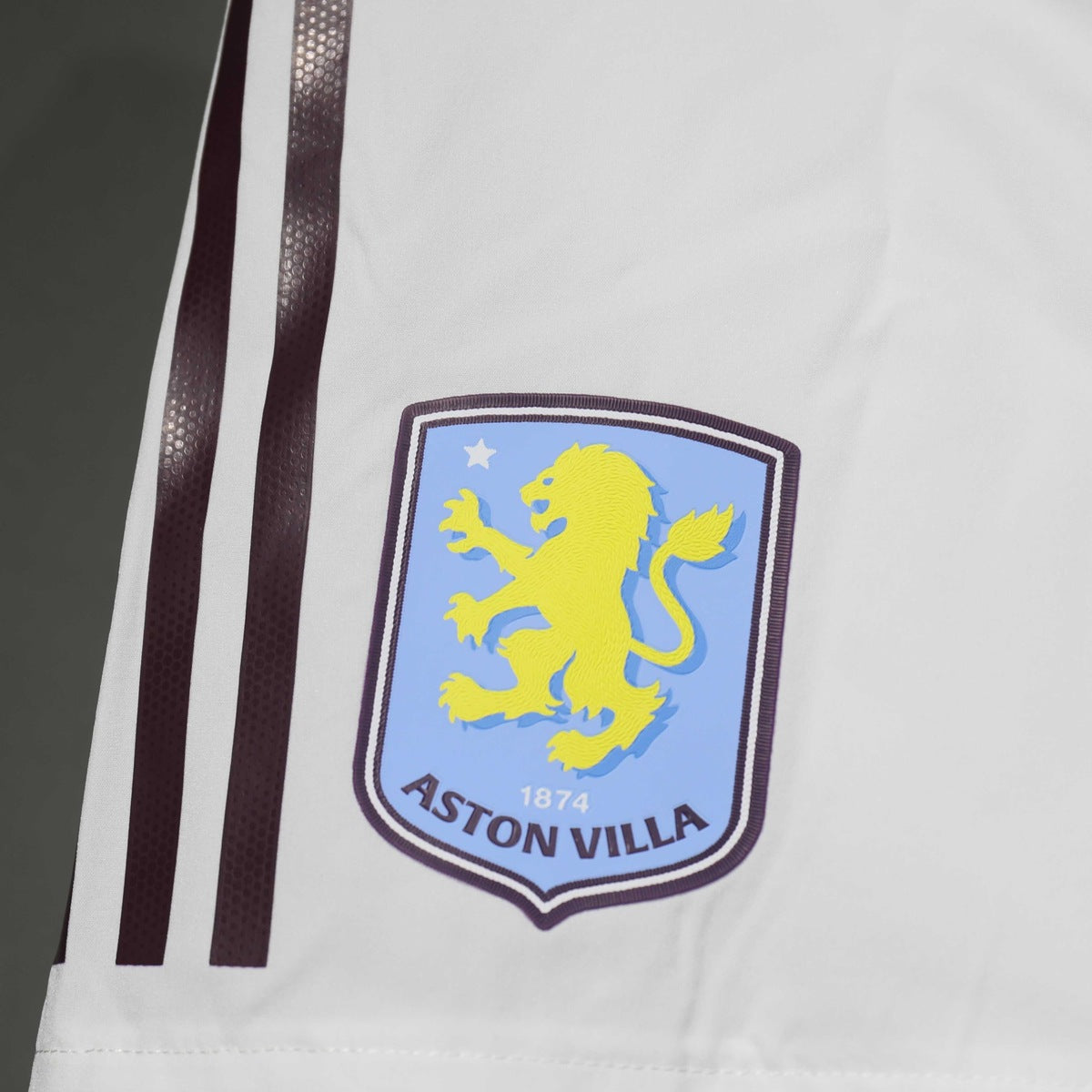 Short Aston Villa adidas 2025 Local blanco, foto 6 de 6