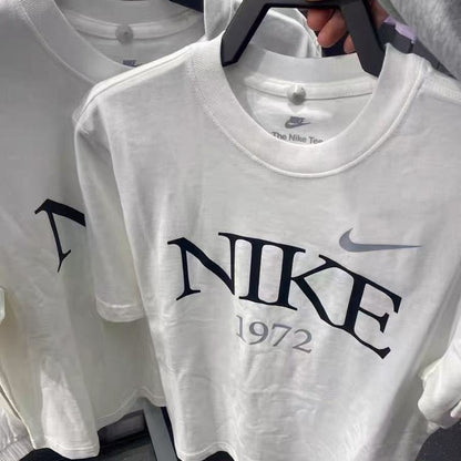 Playera Nike 1972 Letras Clásicas, foto 4 de 5