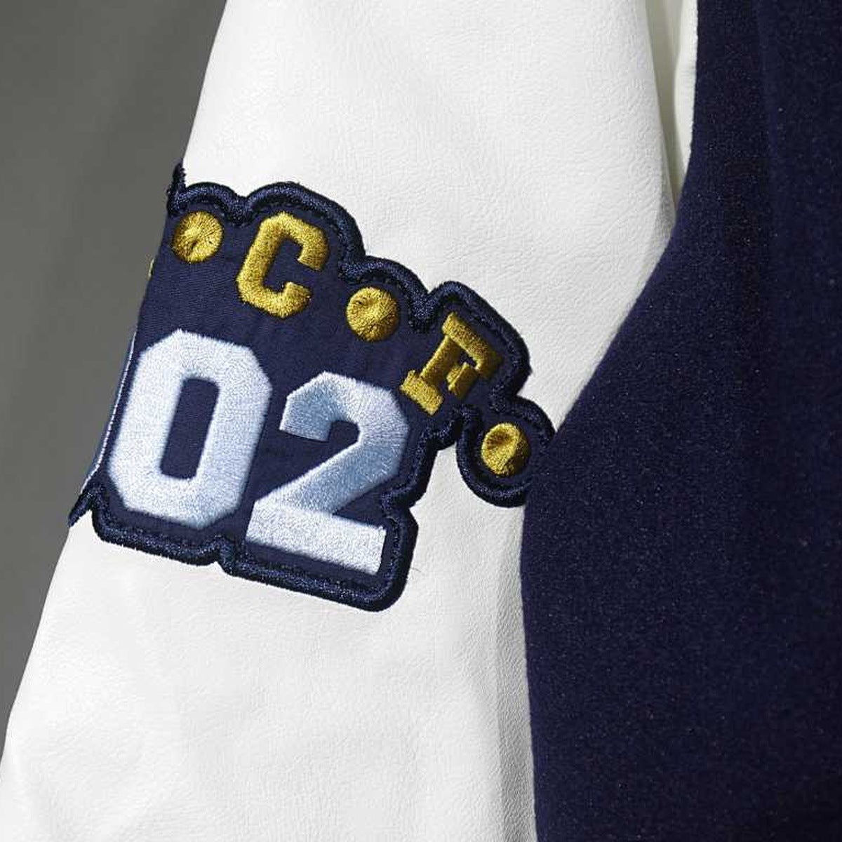 Chamarra Real Madrid adidas VRCT Azul marino, foto 9 de 11