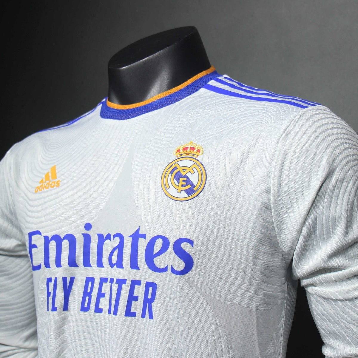 Jersey Real Madrid 2021-22 Local blanco, foto 9 de 10