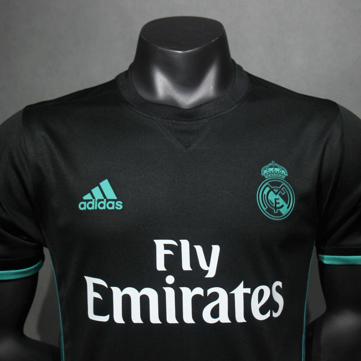 Jersey Real Madrid 2017-18 Visitante negro, foto 6 de 7