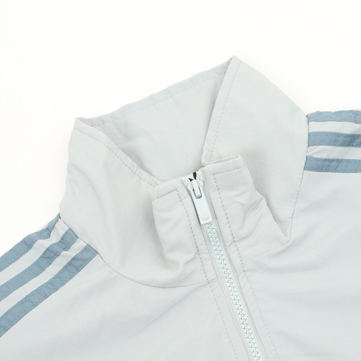 Chamarra adidas adicolor Gris, foto 7 de 8