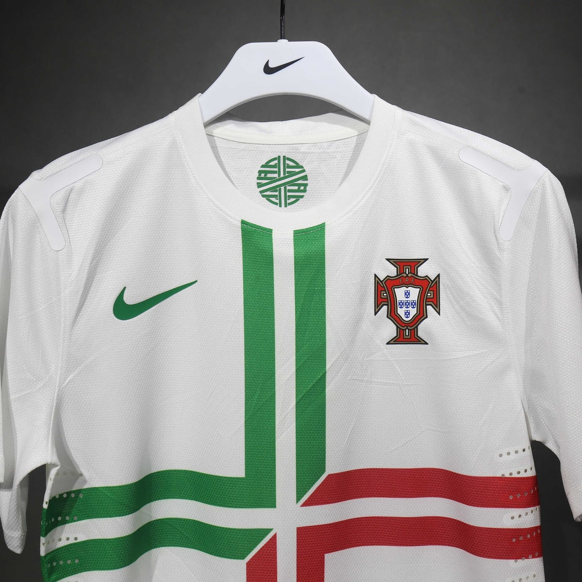 Jersey Portugal 2012 Visitante blanco, foto 12 de 13