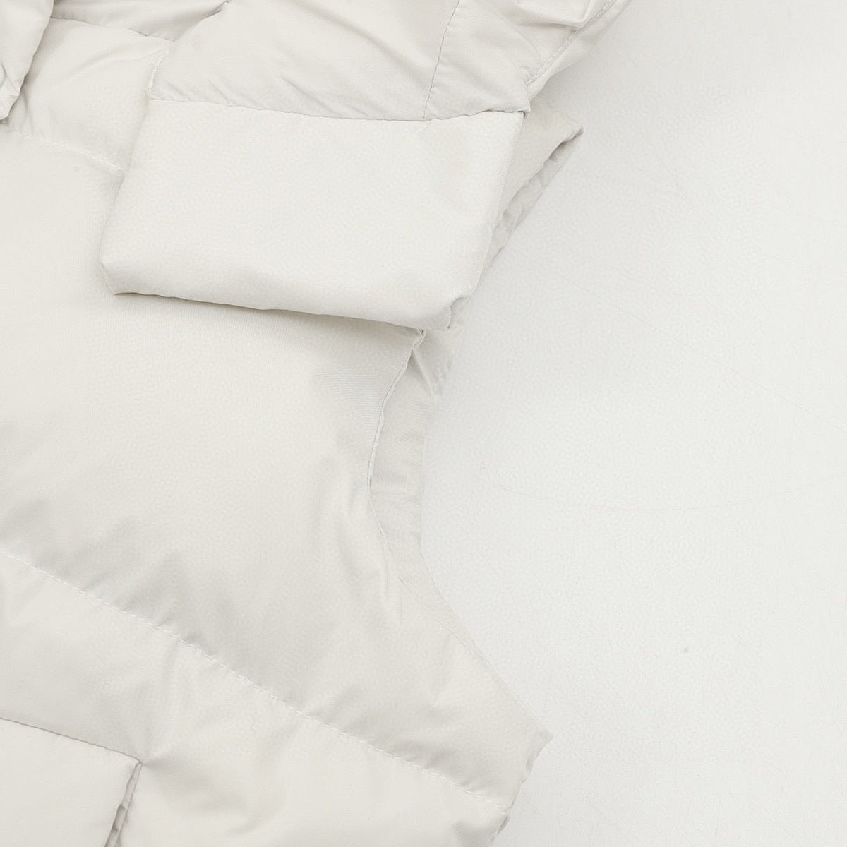 Chaleco de Plumas lululemon Wunder Puff Blanco, foto 6 de 9
