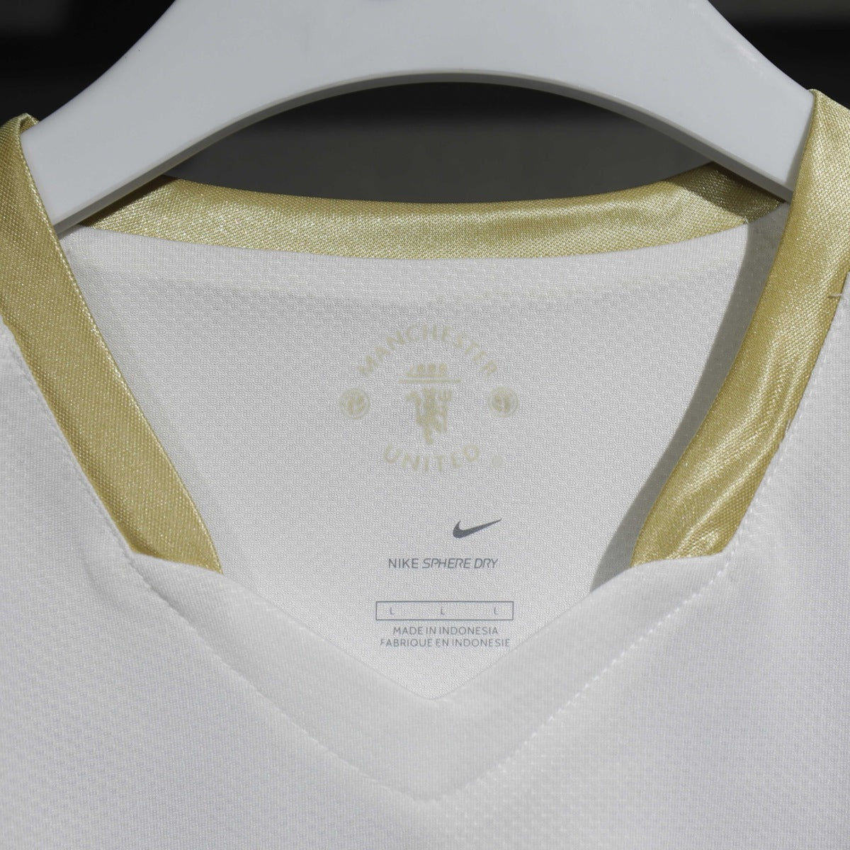 Jersey Manchester United 2006-07 Visitante blanco, foto 10 de 13